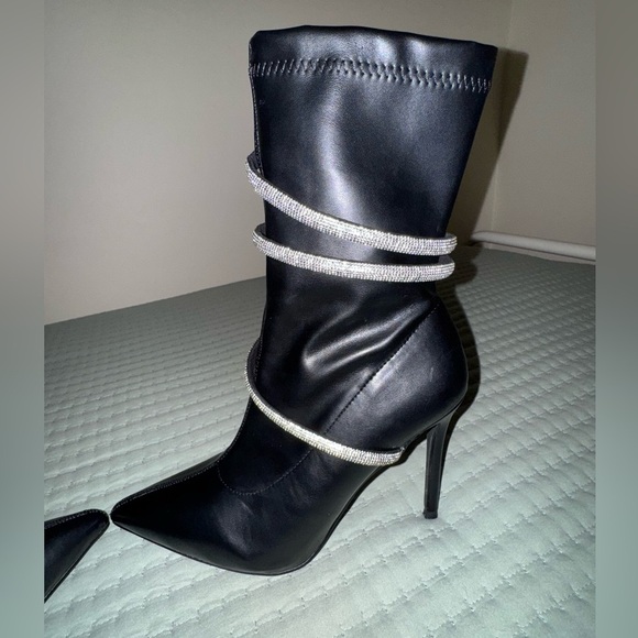 Olivia Fargiano stiletto Boots w/ Rhinestone Straps. Size 10 worn 1X for a few - Picture 5 of 11